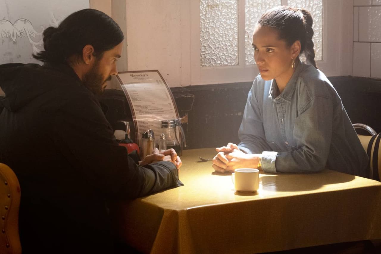 Jared Leto y Adria Arjona en la película 'Morbius' (2022).
