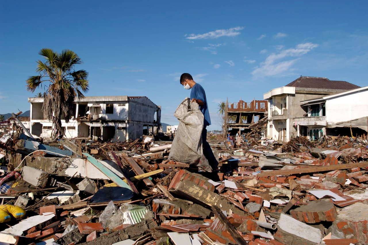 El 26 de diciembre de 2004 un terremoto en el Oceano Índico provocó la muerte de unas 225 mil personas luego del tsunami que generó.