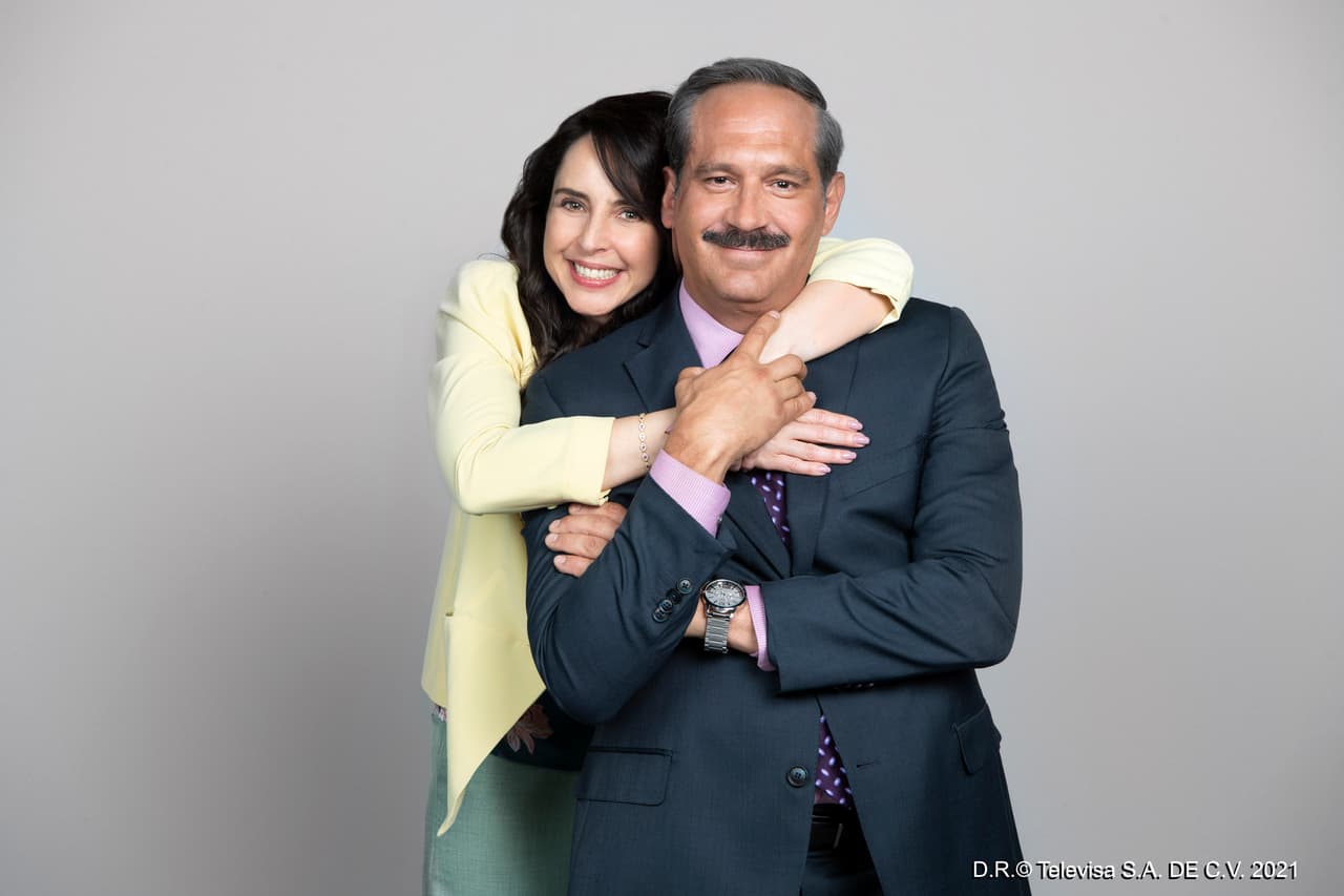 Irán Castillo y Arath de la Torre en Dr. Cándido Pérez