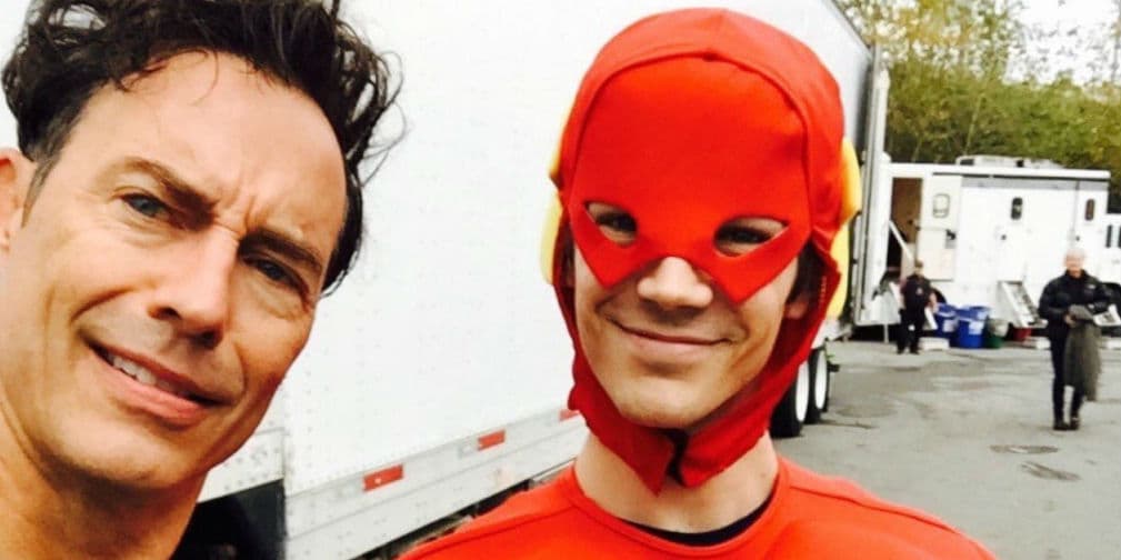 Grant Gustin se disfraza de Flash en Halloween