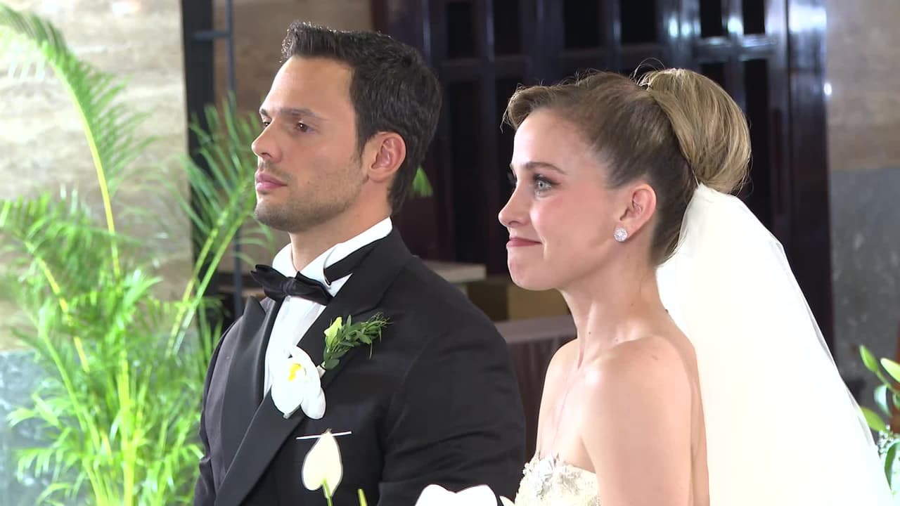 Natasha Dupeyrón y Emmanuel Palomares tienen boda tóxica en 'Los Hilos del Pasado'