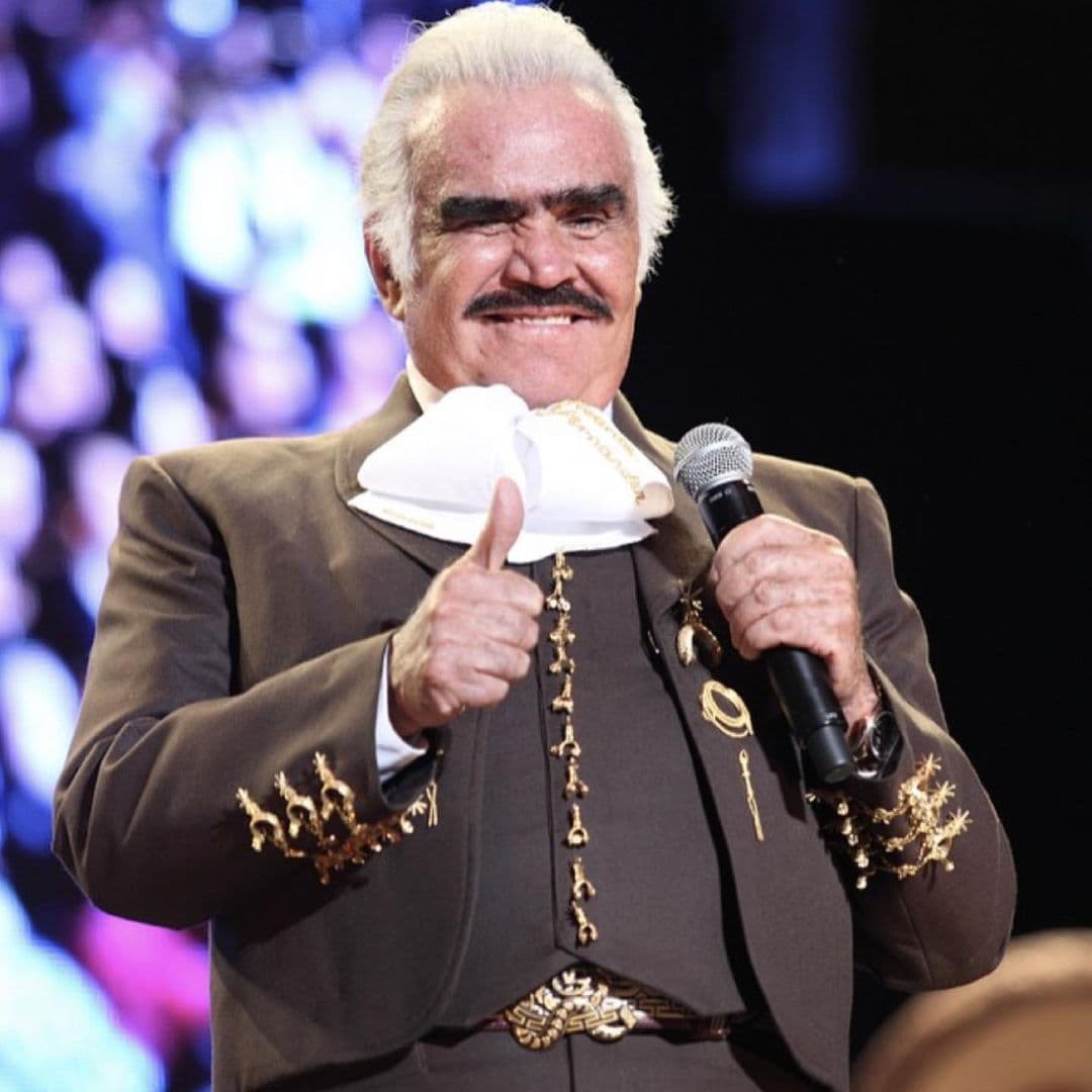 Vicente Fernández reaparece en redes sociales tras su hospitalización