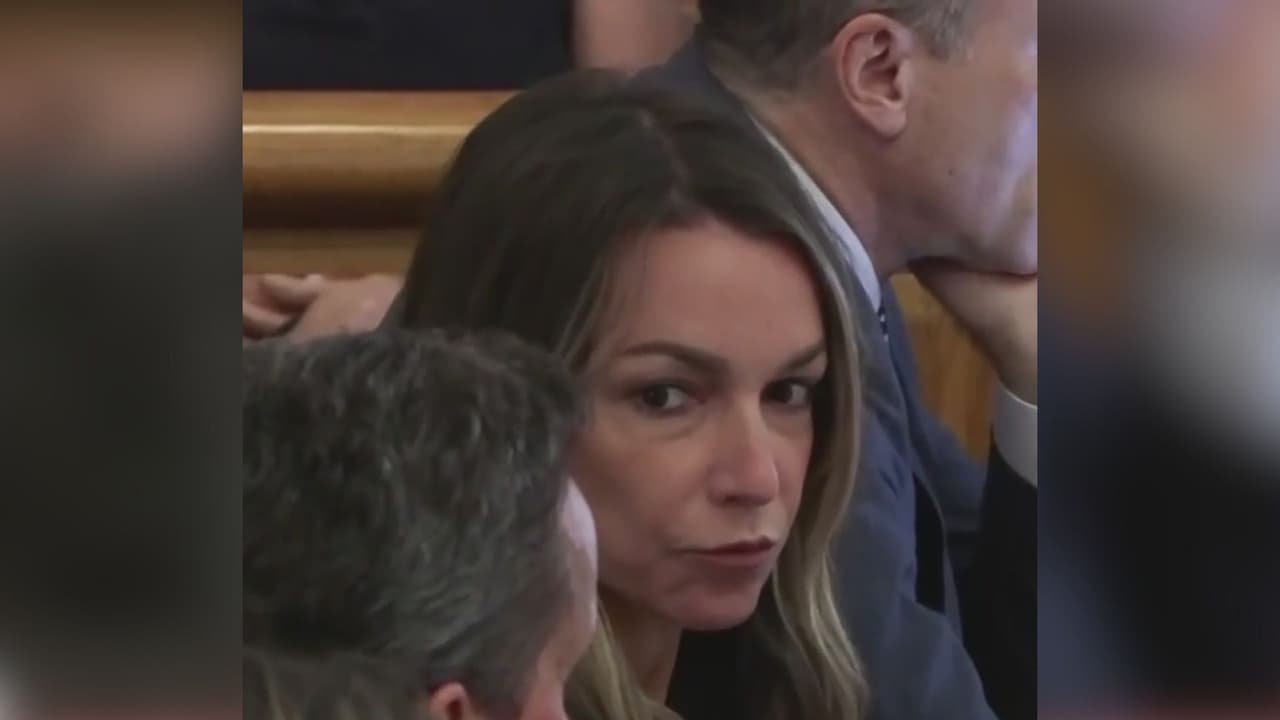 Declaran inocente en segundo juicio a Karen Read, acusada de atropellar a su novio y dejarlo morir en la nieve