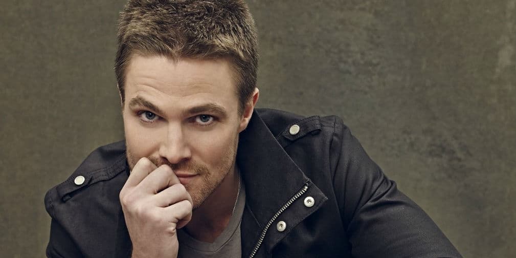Estrella de Arrow confiesa quién besa mejor