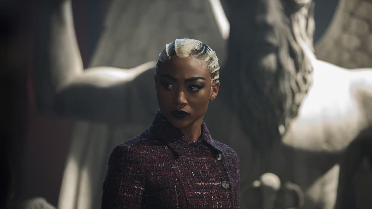 También ha hecho cosas para Netflix, es la bruja Prudence Night en El mundo oculto de Sabrina