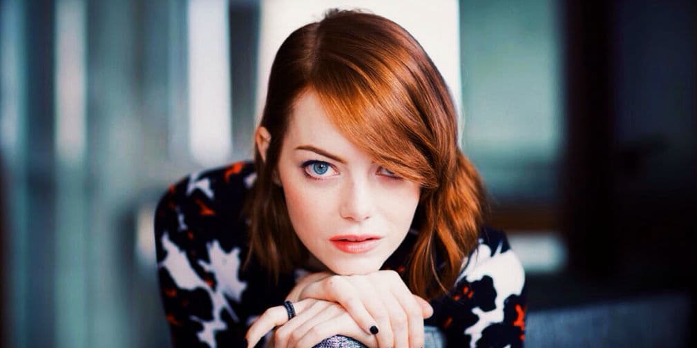 8. Emma Stone: La actriz destaca con modelos sobrios y sencillos que tienen claro que menos es más.