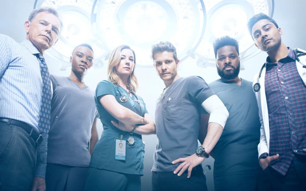 Ve a Emily VanCamp en este papel en 'El Residente' por Canal 5, de lunes a jueves, a partir de las 22:30 horas. Esta serie muestra los casos diarios que tienen que atender los doctores del Hospital Chastain Memorial.