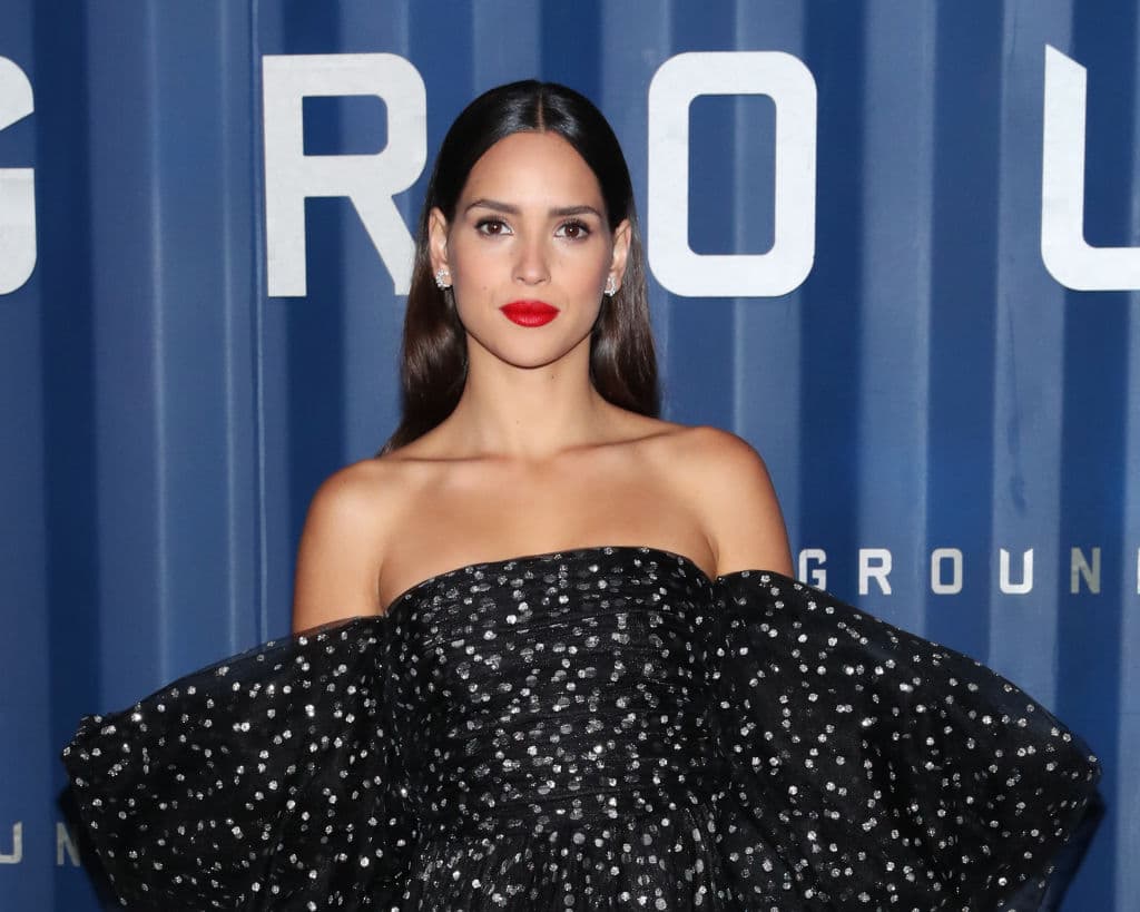 La actriz Adria Arjona Torres nació el 25 de abril de 1992 en San Juan, Puerto Rico. Es hija del cantautor Ricardo Arjona y Leslie Torres.