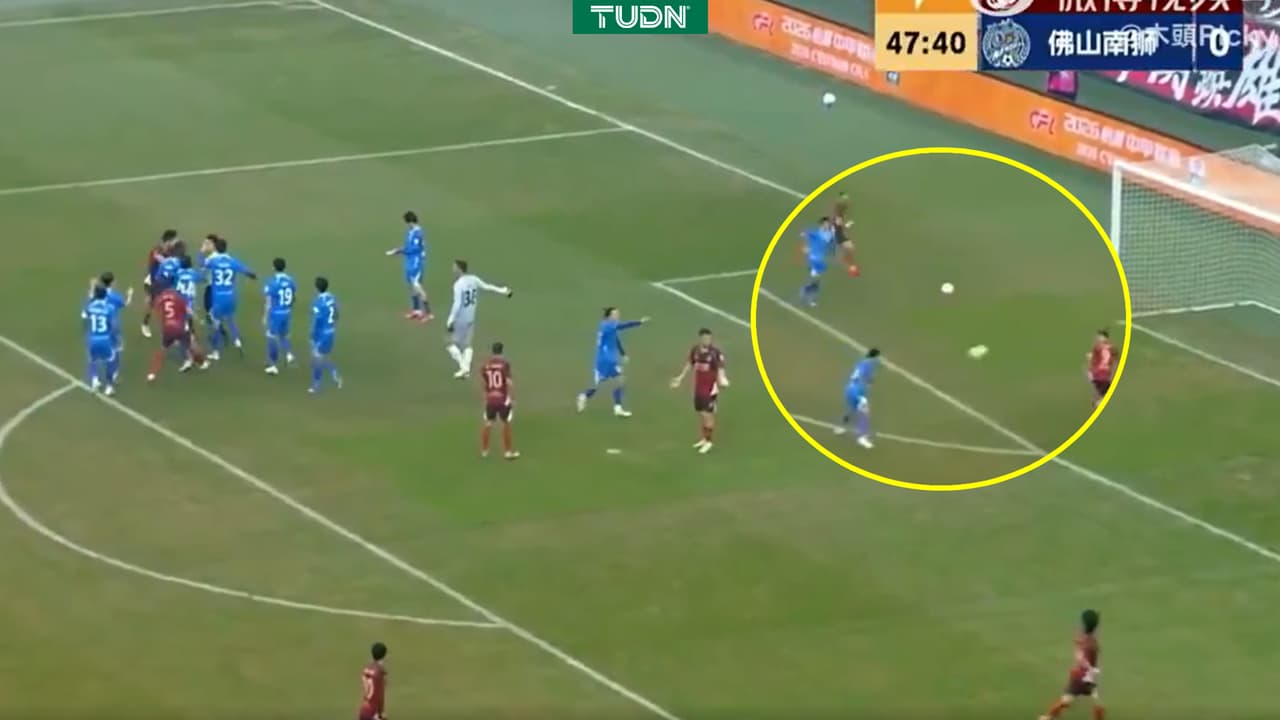 El 'doble' gol en el futbol chino que rompe las redes sociales 