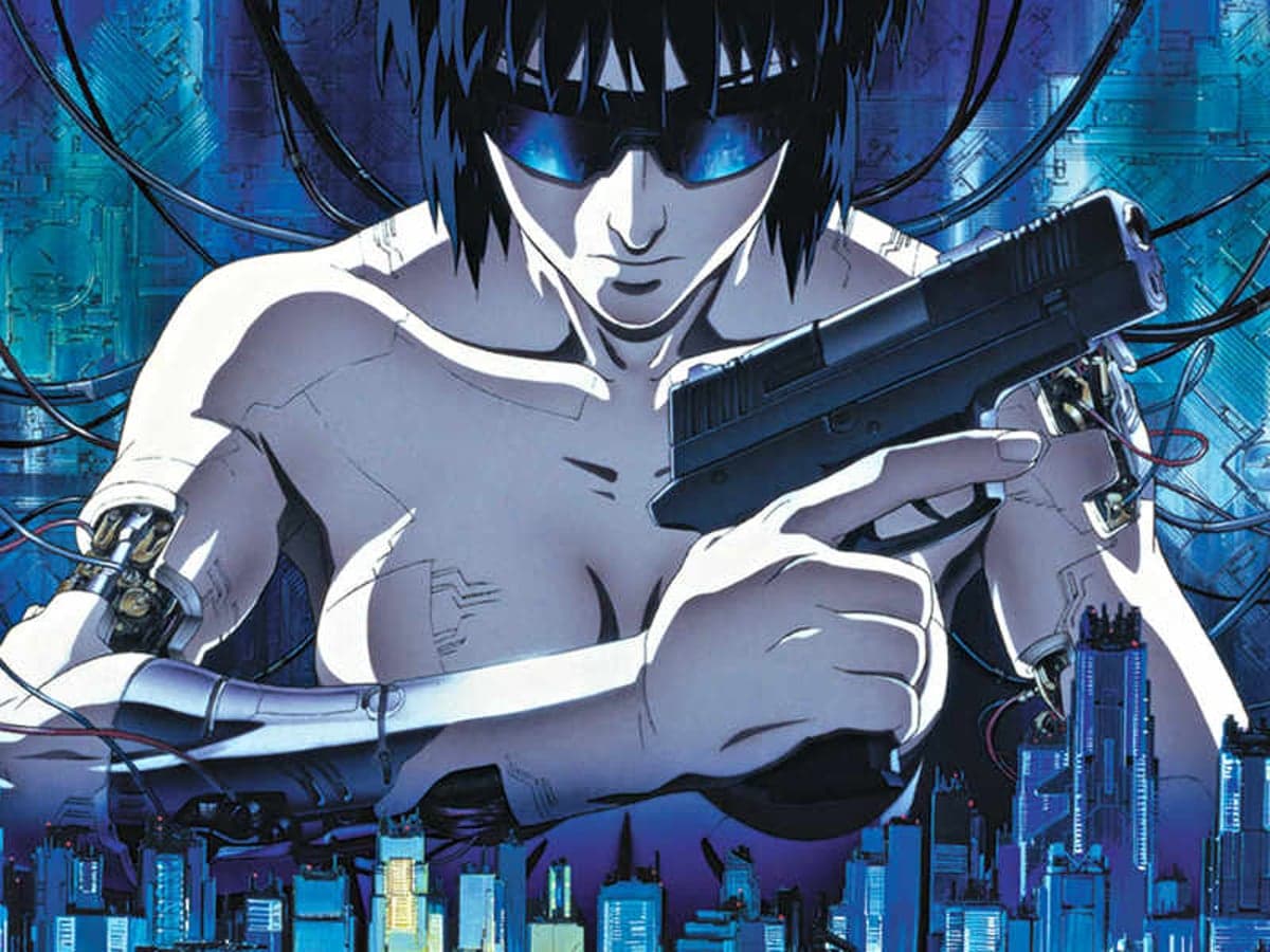 Si piensas en el futuro, tal vez te venga reflexionar en la integración ente hombre y máquina que viene. ¿Eso es algo malo? Puedes ver qué caos se viene con Ghost in the Shell.