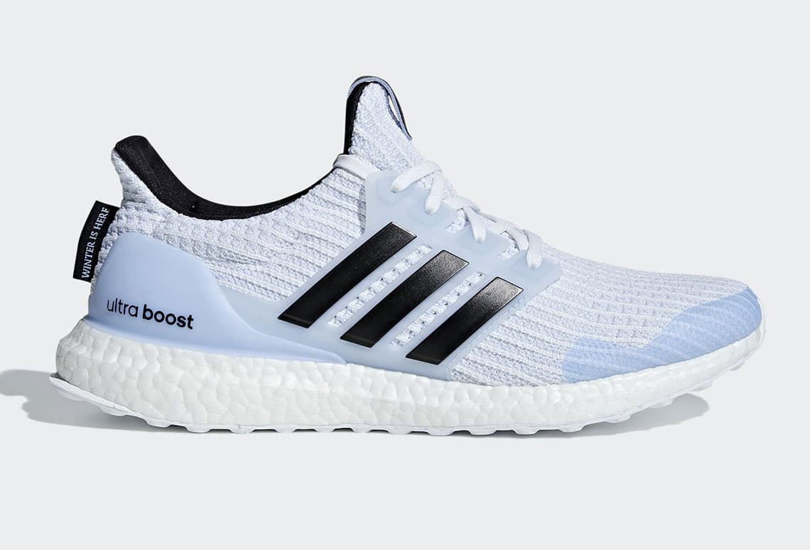 El modelo base es el Ultra Boost. Puede tener una apariencia tradicional, como la inspirada en los Caminantes Blancos.