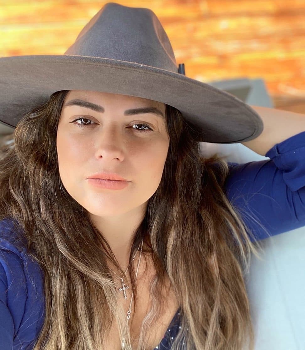 A pesar de la pandemia y los problemas de salud que tuvo durante su embarazo, Mariana Echeverría cierra este 2020 junto a su familia y con muchas bendiciones para el próximo año. ¡Te adoramos hermana disfuncional!