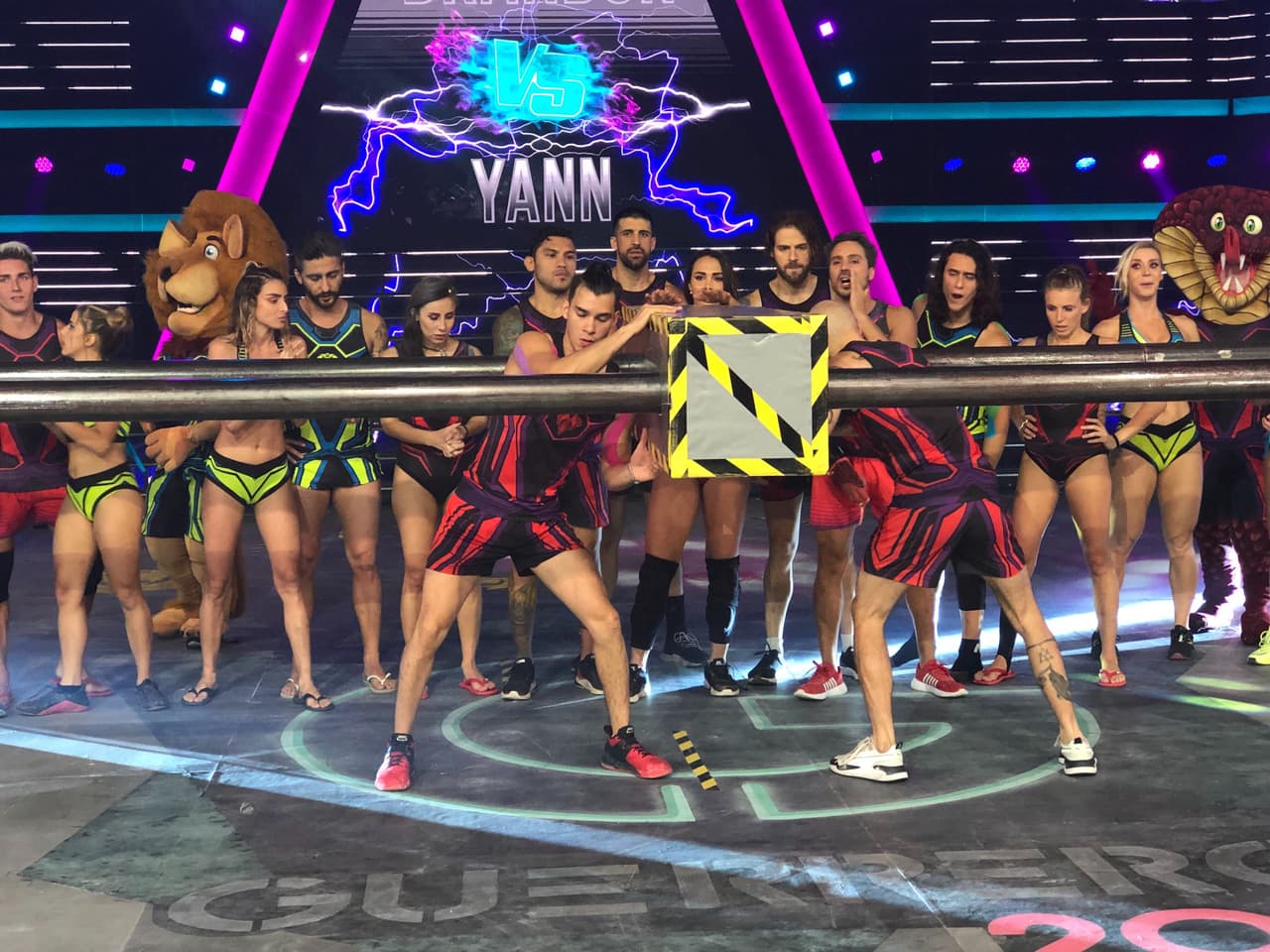 Al ganar Cobras, el Duelo de Campeones se disputaron entre los integrantes de dicho equipo. Los primeros en competir fueron Yann y Brandon, quien al perder se enojó tanto que hasta se salió del foro.
