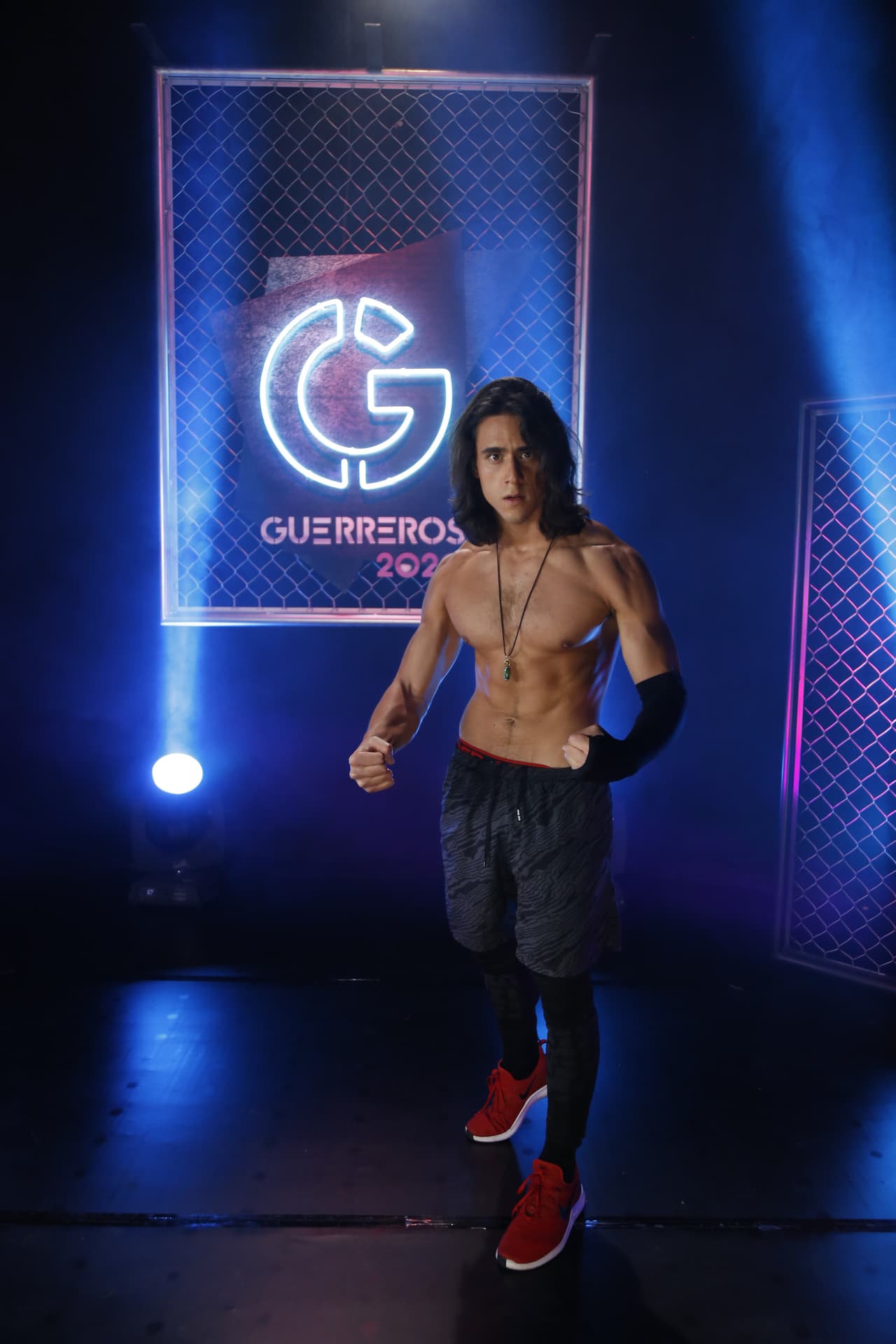 “Me encanta jugar futbol, jugar tenis, leer; tengo ahora el hobbie de diseñar y me encanta aprender algo nuevo todos los días”, dijo en entrevista para Canal 5.