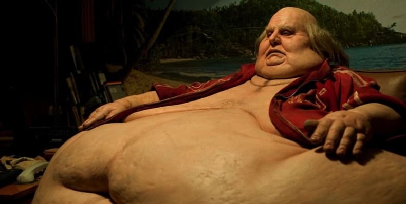 Taxidermia (2006): Desde Hungría nos cuentan la historia de tres generaciones de una familia: El abuelo, un hombre algo torpe que se convierte en capitán durante la segunda Guerra Mundial; el padre, un deportista de alto nivel; y finalmente el hijo, un taxidermista. Lo extraordinario son las imágenes que nos regala la dirección de György Pálfi, como la que aquí te enseñamos.