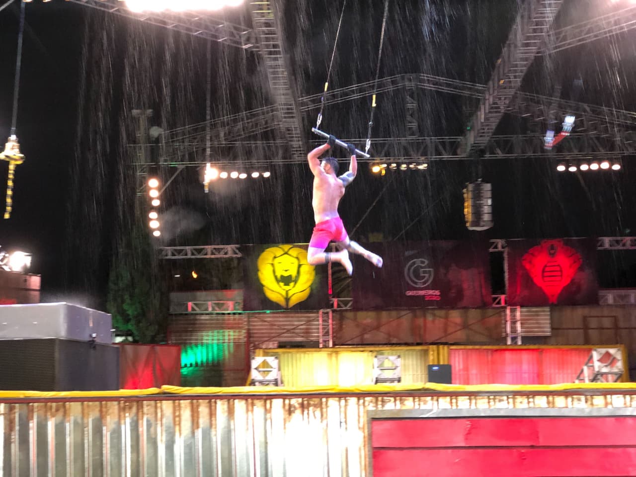 Los guerreros tuvieron problemas con Trapecios al Agua, pero finalmente el equipo de Cobras ganó. Al lanzar el dado les tocó nominar a un integrante de su equipo y optaron por Julio Ron debido a su lesión.