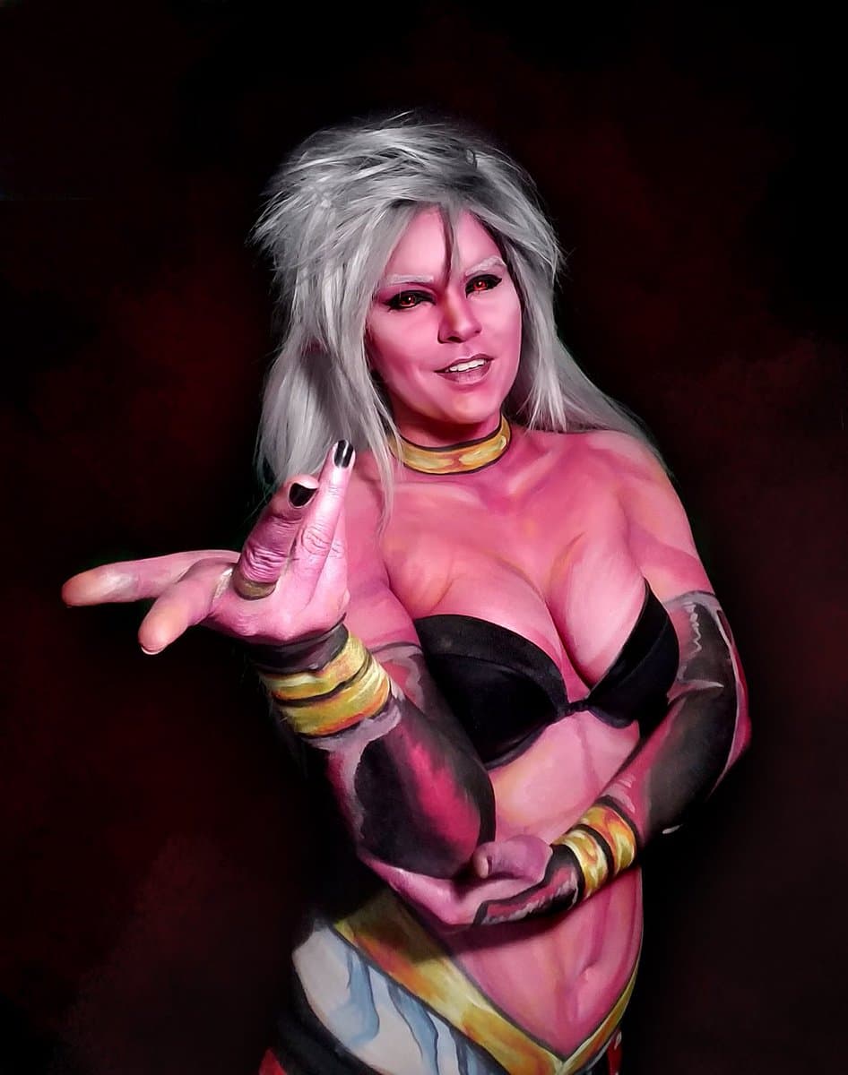 Además de cosplayer, esta artista de body paint es ¡gamer! Eso lo explica todo.