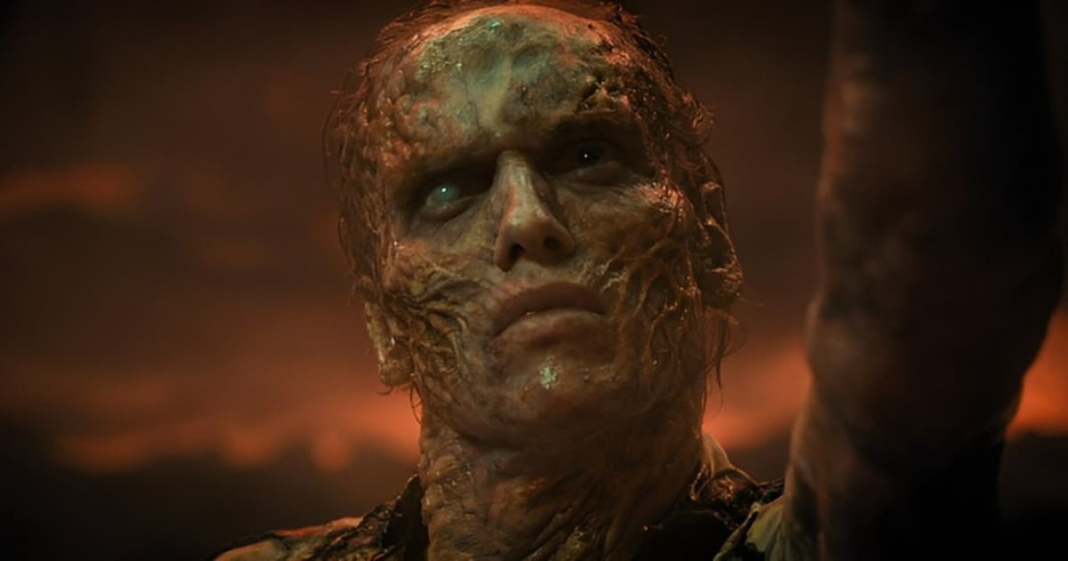 Jamie Campbell Bower interpreta a Henry/ Vecna/ 1 en la serie.
