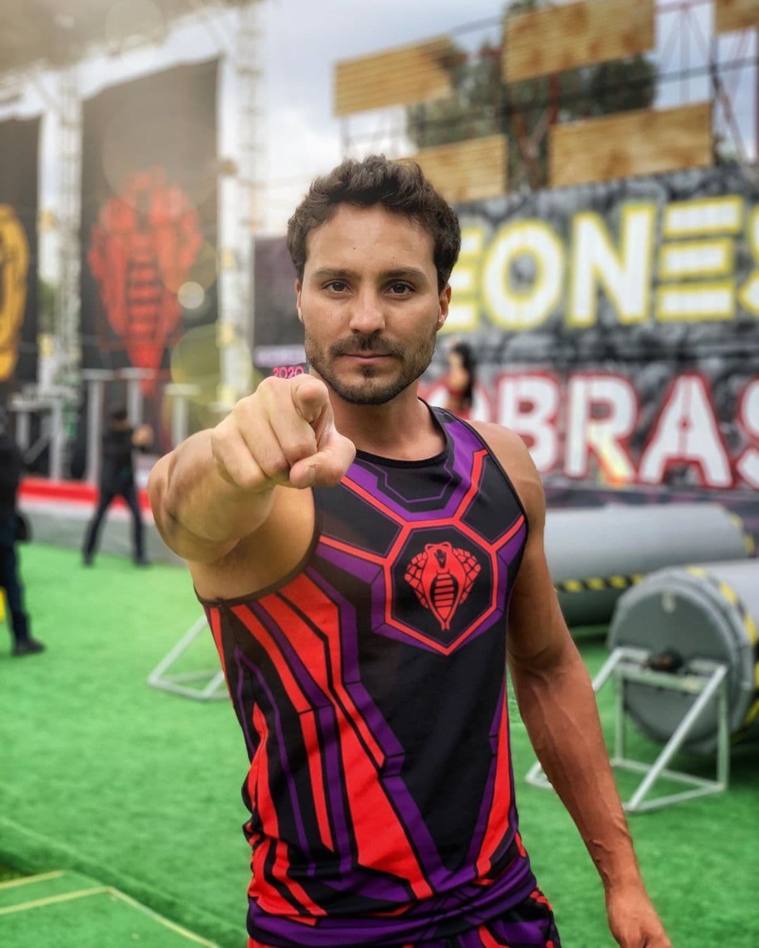 Julio Ron es uno de los guerreros más queridos de Cobras, quien continúa dándole victorias a su equipo a pesar de que aún no se recupera de la lesión de su brazo. Te presentamos 12 datos que quizás desconocías de este guerrero.