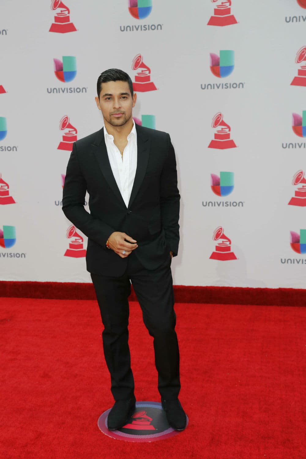 Wilmer Valderrama: Este par salió por aproximadamente un año y medio en 2004 y en el programa de radio de Howard Stern en 2006, Wilmer habló con lujo de detalles sobre su vida sexual juntos, comentando que los pechos de Lohan son reales.
