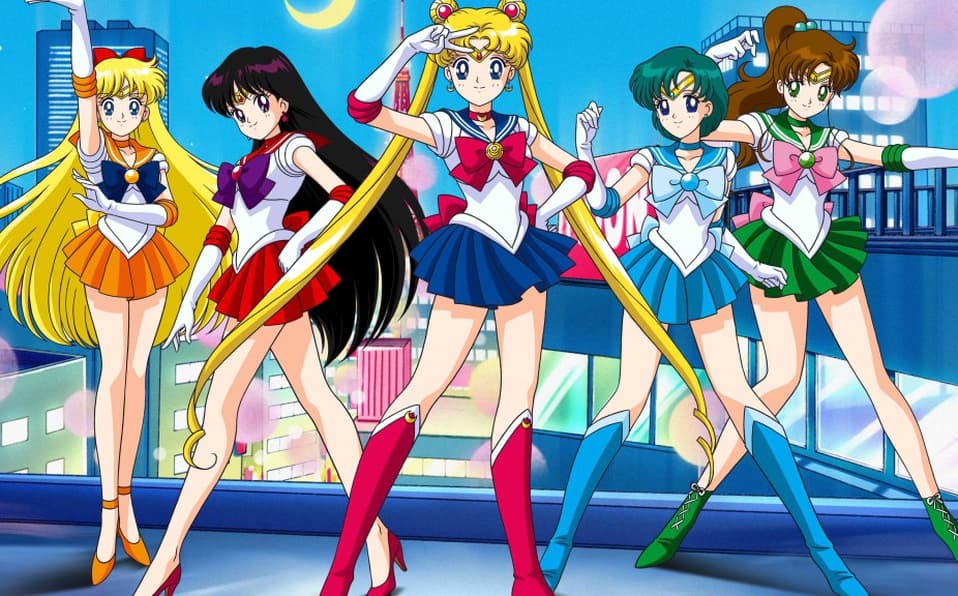 Serena y el resto de las sailors también tenían una amistad muy difícil de romper; porque no bastaba con ser un grupo de adolescentes lidiando con sus problemas personales, estas chicas también estaban unidas para salvar al mundo.