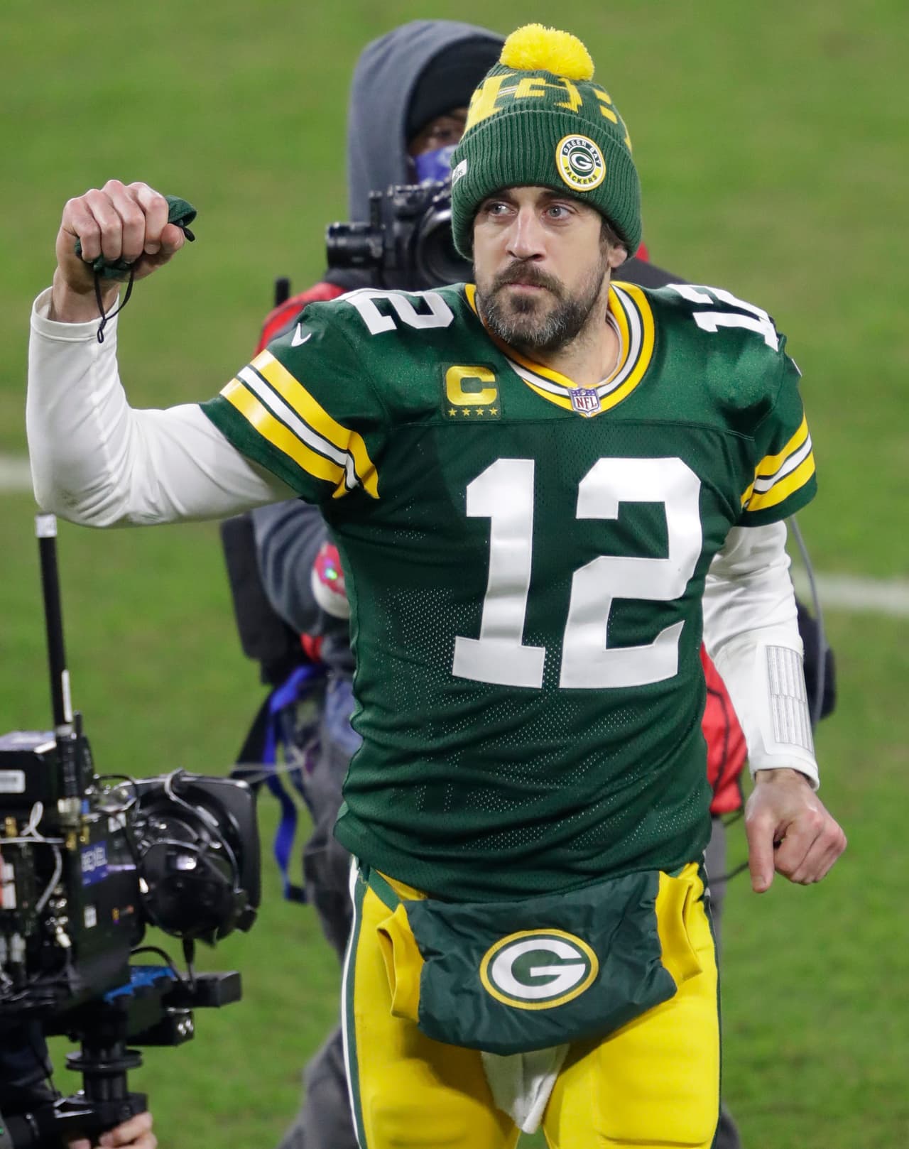Aaron Rodgers, mariscal de campo de Green Bay Packers, celebrando su victoria contra Los Angeles Rams