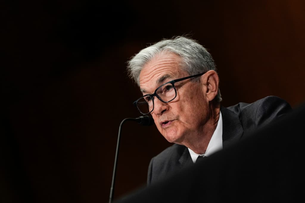 La Casa Blanca abre otro frente de críticas contra el jefe de la Fed: ¿quiere sacarlo por otros medios?