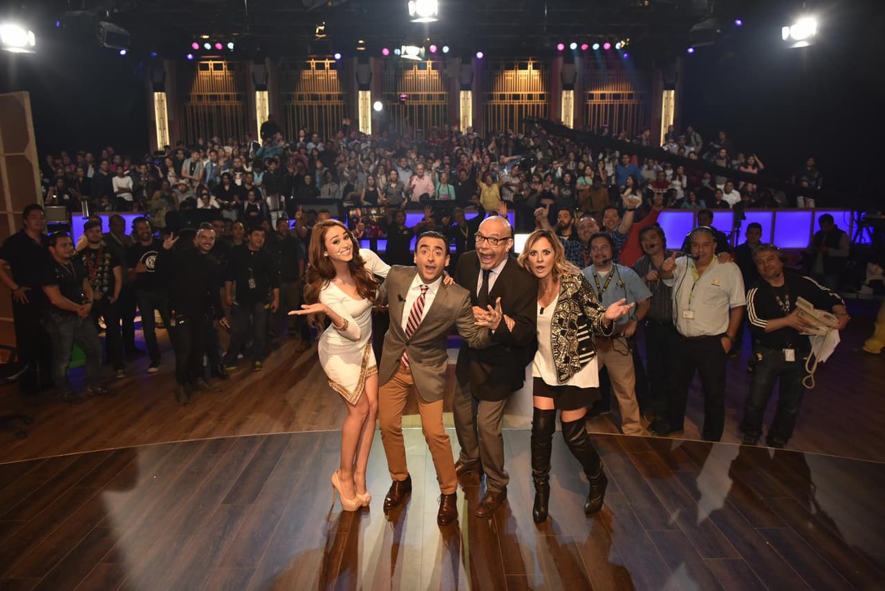 Adal el show arranca