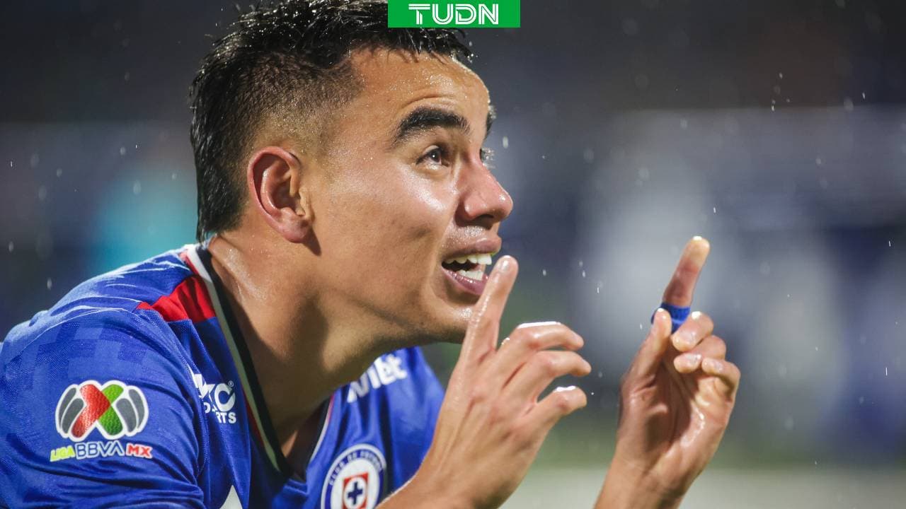 Charly Rodríguez sufre importante pérdida familiar y llora al anotar doblete
