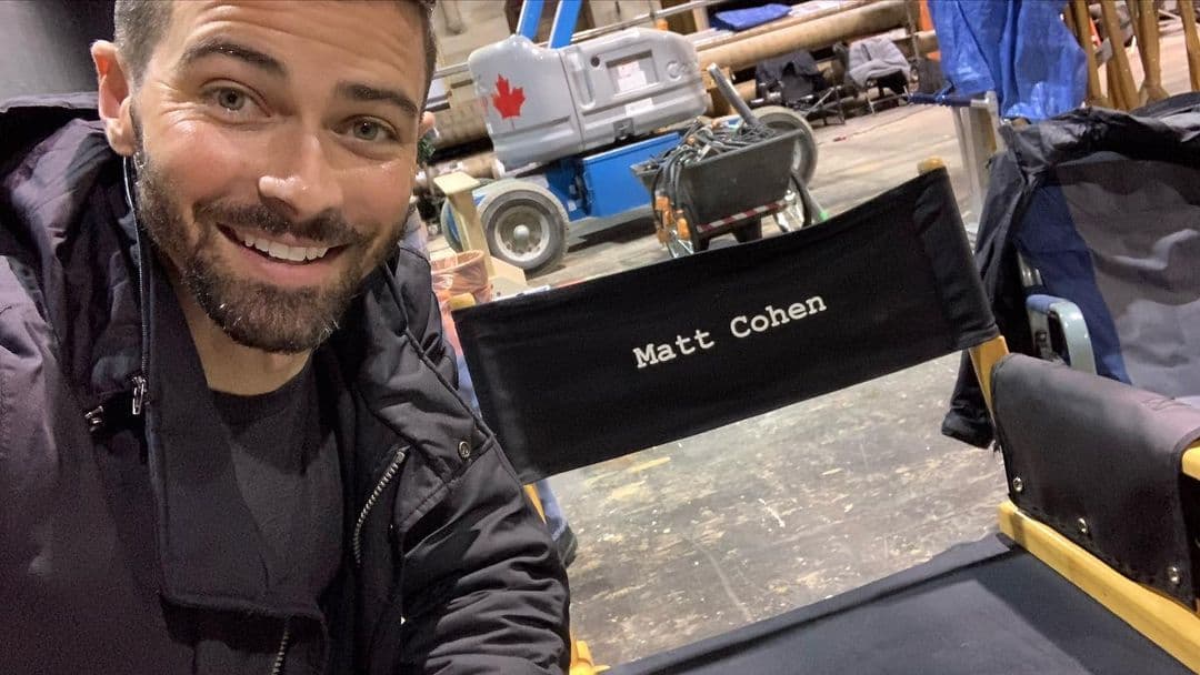 Según el portal De10 y T13, la cuenta de Instagram de Cohen es @mattcohen4real, donde suele mostrar sus proyectos artísticos como su vida familiar.
