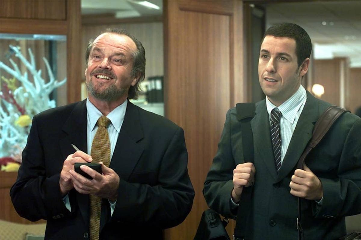 En Locos de Ira acompañó a Adam Sandler para mejorar su control de carácter.