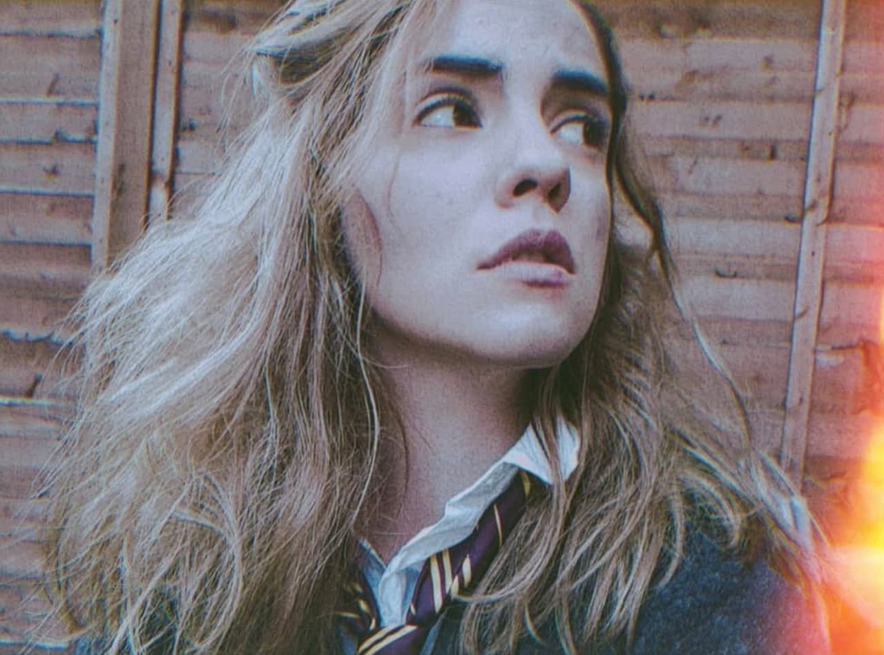 Esta cosplayer londinense es idéntica a Emma Watson, ¡Y también le gusta dibujar anime!