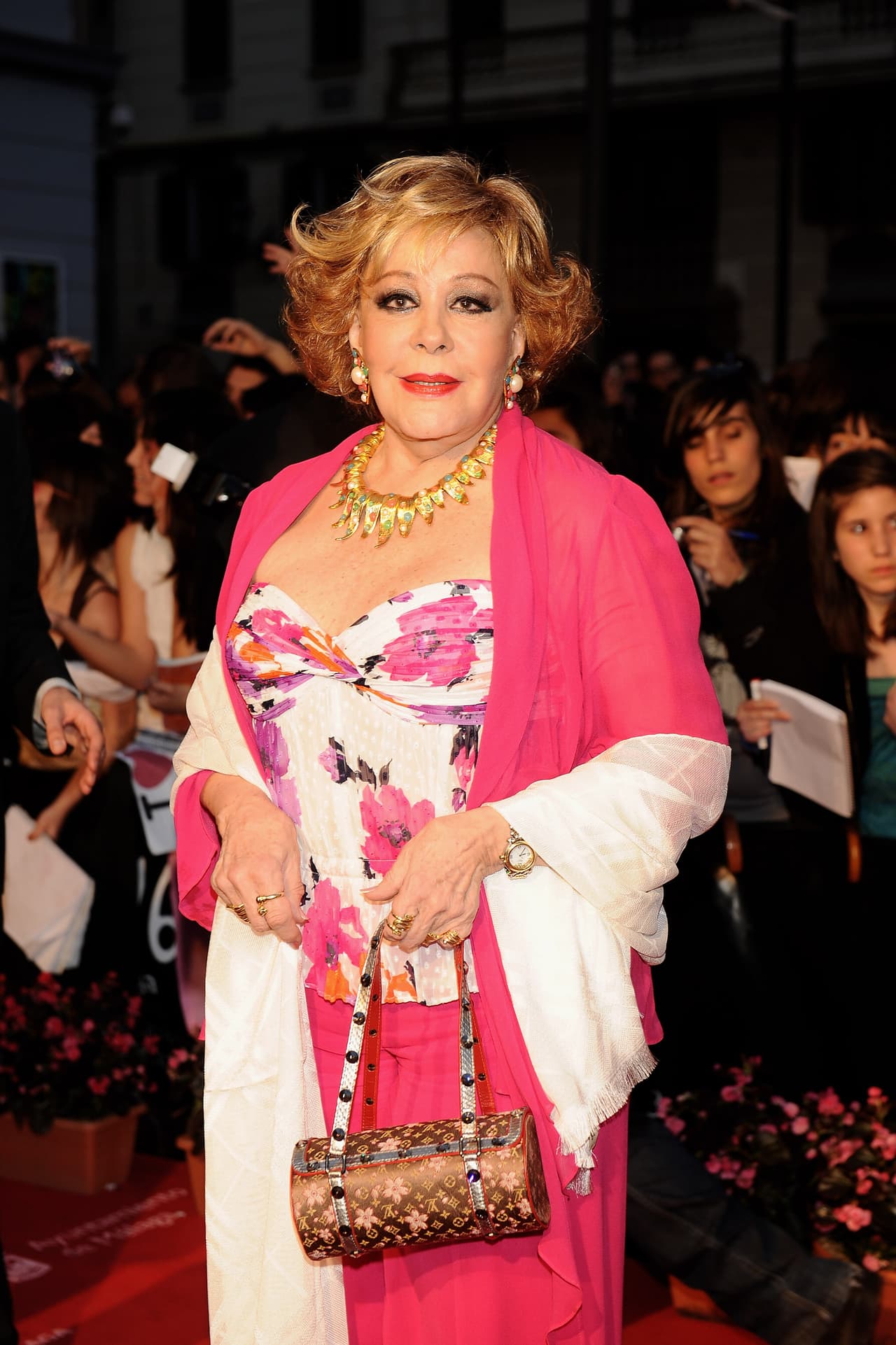 Silvia Pinal reaparece tras ser dada de alta del hospital