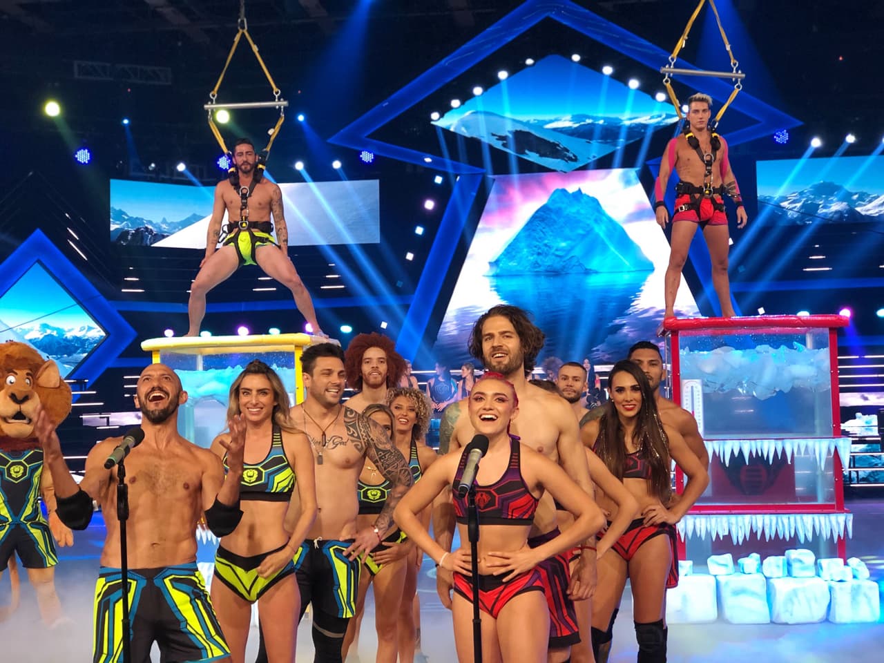Tras la victoria de Cobras en el Circuito de Velocidad gracias a Jorge, Macky, Nano, Dariana y Yann, llegó el turno de Preguntas Congeladas, consiguiendo el dado el equipo de Leones.