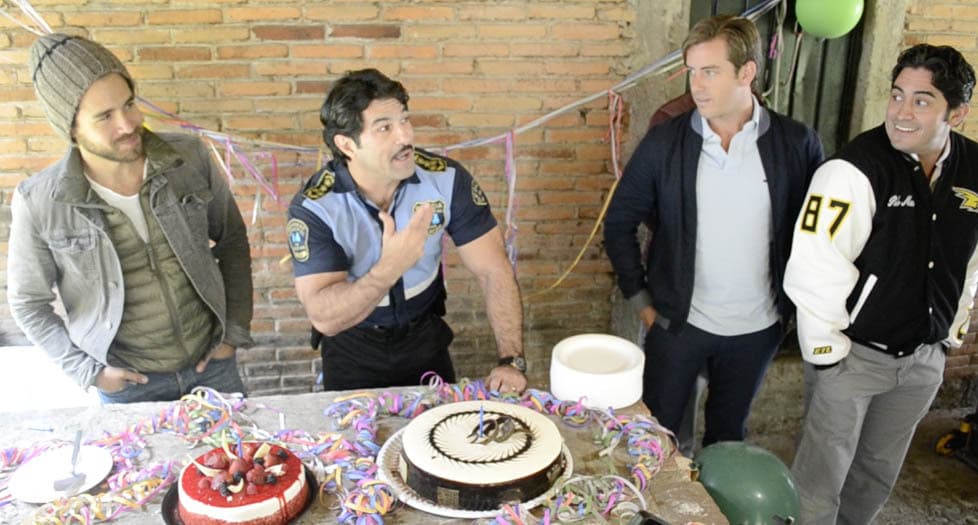 Arturo Carmona festejó su cumpleaños con elenco y producción de La Vecina