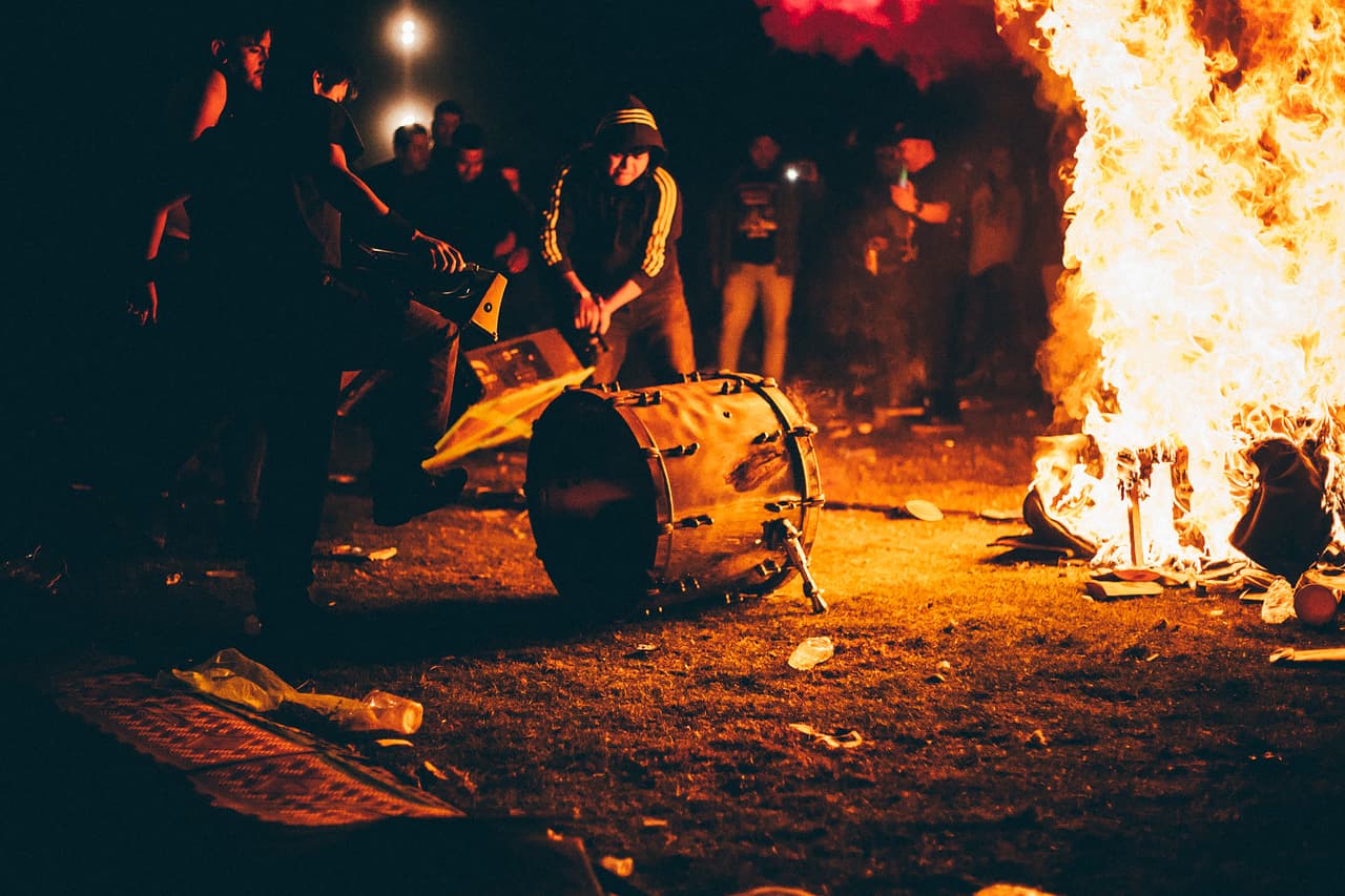 Ay, Live Talent. Hace años te cancelaron un evento por inseguro. Luego se quejaron de que otro estuvo mal organizado. Hiciste el Knotfest y todo salió tan mal que hasta hubo instrumentos en llamas. Ni cómo defenderte.