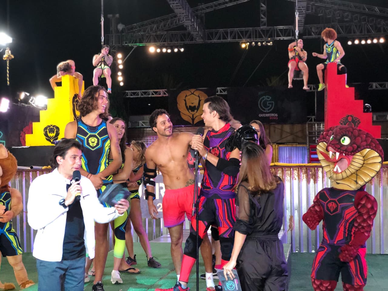 Ferka y Anahí subieron 50 metros par el reto de altura y la de Leones ganó y consiguió 150 puntos más.
<br>‘Preguntas elásticas’ hizo caer a Nicola al agua al cortar todas sus ligas y Cobras sumó 100 puntos. 
<br>Ferka fue la menos votada de Leones y compitió contra Luciana. Esta última ganó por poco el circuito de velocidad y así despedimos a una de las leonas más querida.