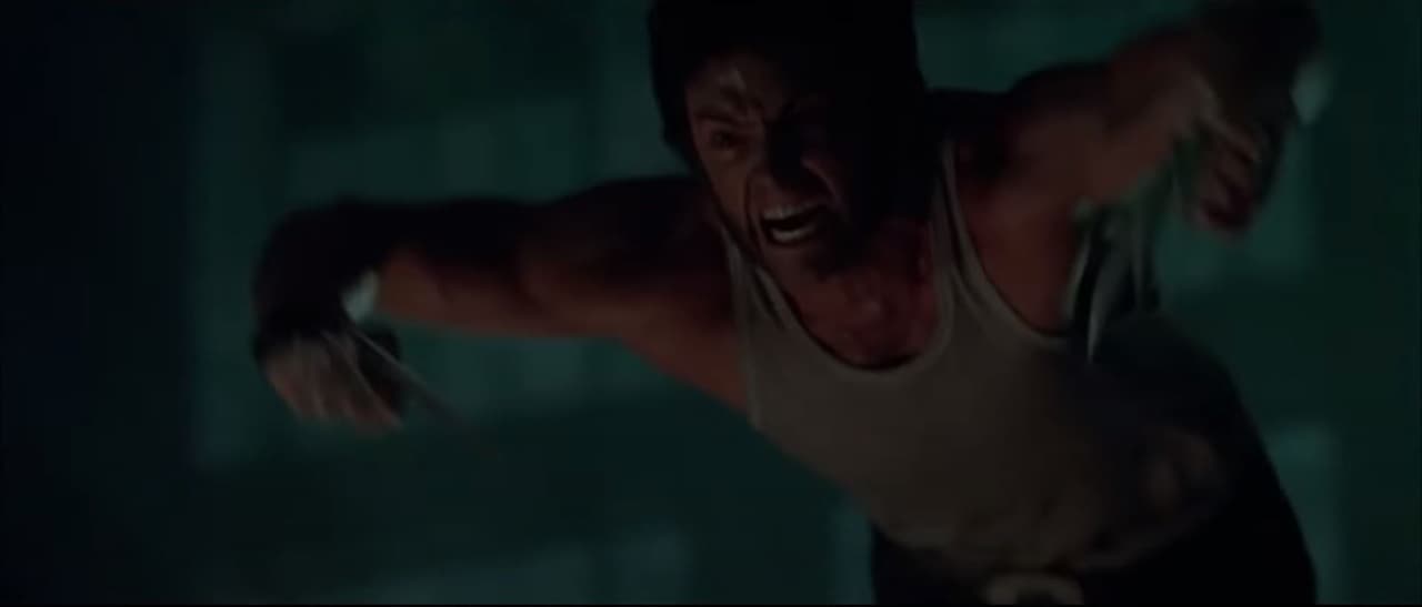 ¿Habías notado que en la escena final Logan tiene el cabello más largo? La última escena en la mansión de Xavier se tuvo que filmar en Shepperton Studios en Londres porque Jackman estaba en ese lugar en el rodaje de Val Helsing, por ello tuvo que usar la película de Wolverine sobre la gran cabellera que le requería el filme sobre el cazador de vampiros.