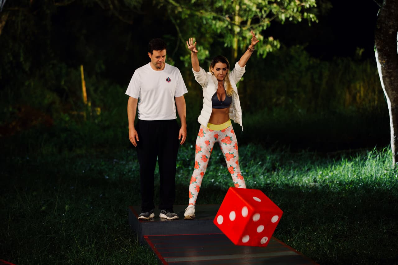 La última prueba en parejas del ciclo fue sobre un enorme tablero de juego de mesa.