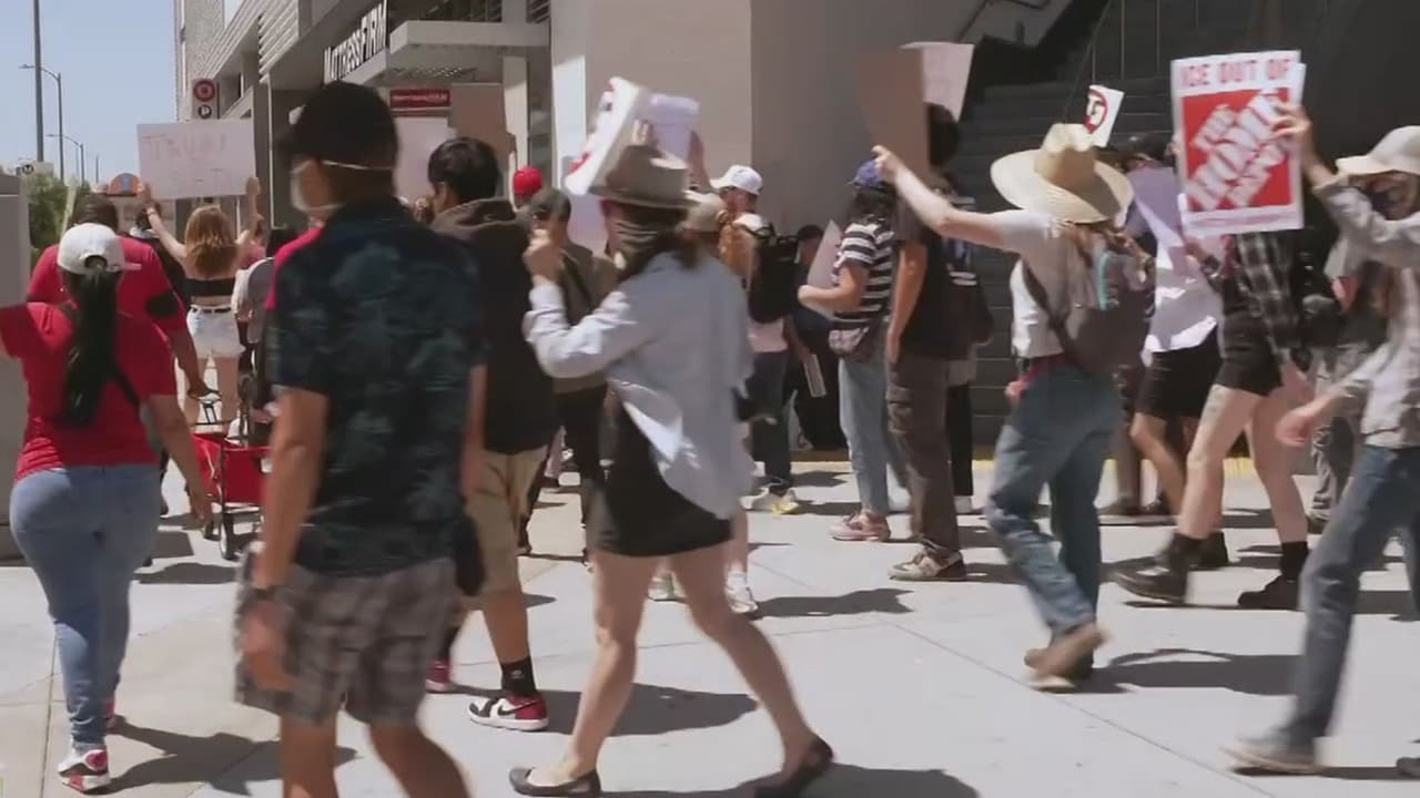 Protestas por redadas en Los Ángeles: indocumentados alertan por aplicaciones la presencia de ICE