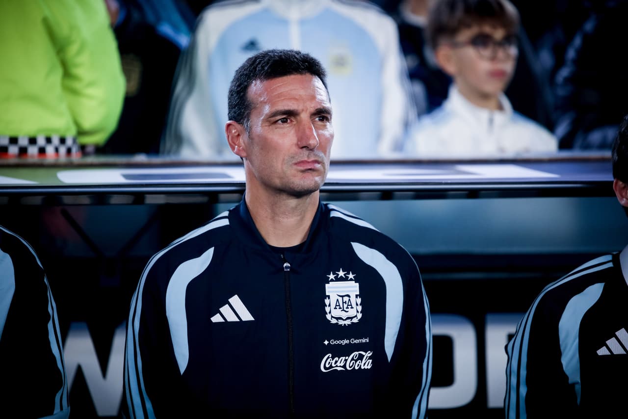 Scaloni deja las canchas y logra hazaña en este nuevo deporte 