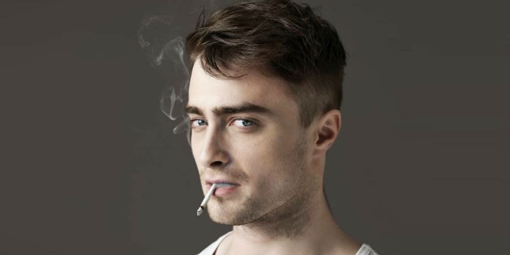 A Daniel Radcliffe lo apodaron Harry Puffer por tener el hábito de fumar 20 cigarrillos al día.