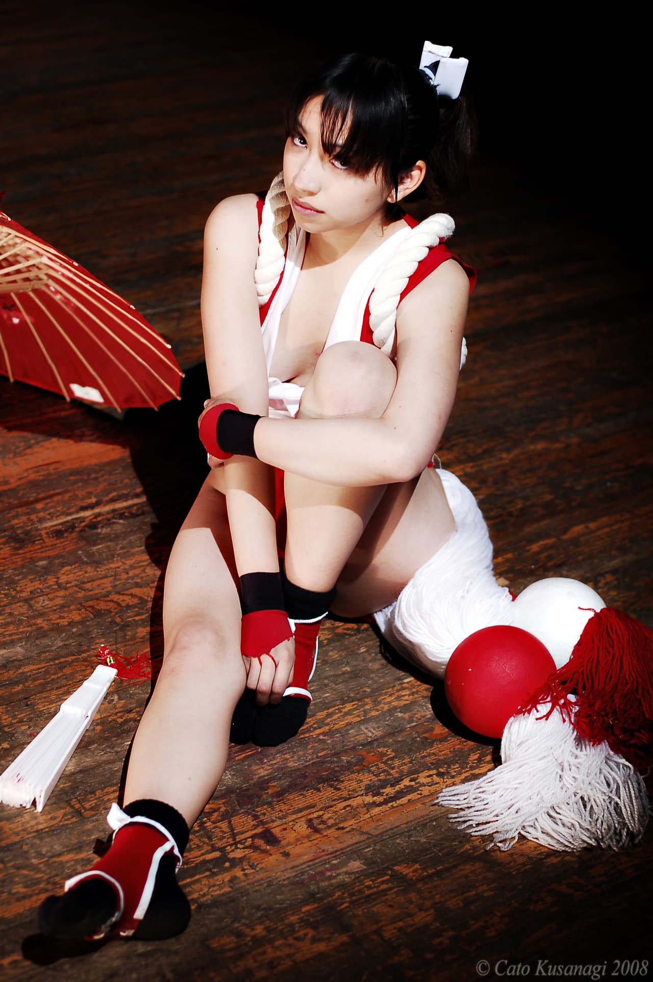 Y es que incluso en el cosplay más conservador se puede notar lo provocativa que es esta peleadora y la sensualidad que destila.