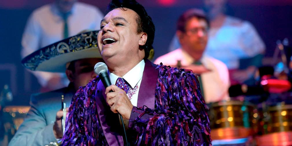 El cantautor, actor, compositor, interprete, musico, productor discografico Juan Gabriel.