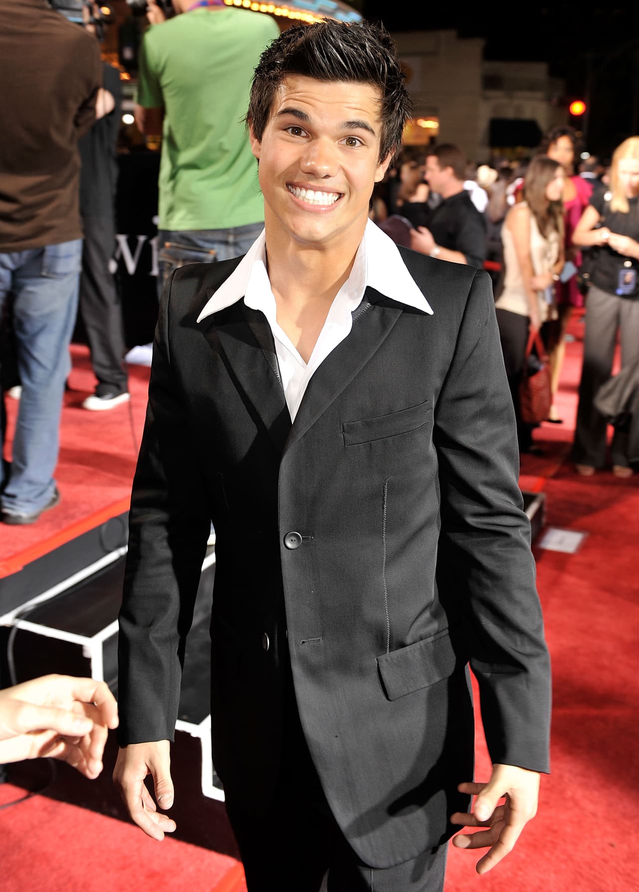 Antes de que vieramos a Jacob Black sin camisa en el resto de las películas de la saga, así se veía Taylor Lautner en la primera película.