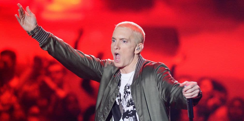 8. Eminem: El rapero casi muere en 2005 a causa de una sobredosis, al final fue llevado al hospital a tiempo.