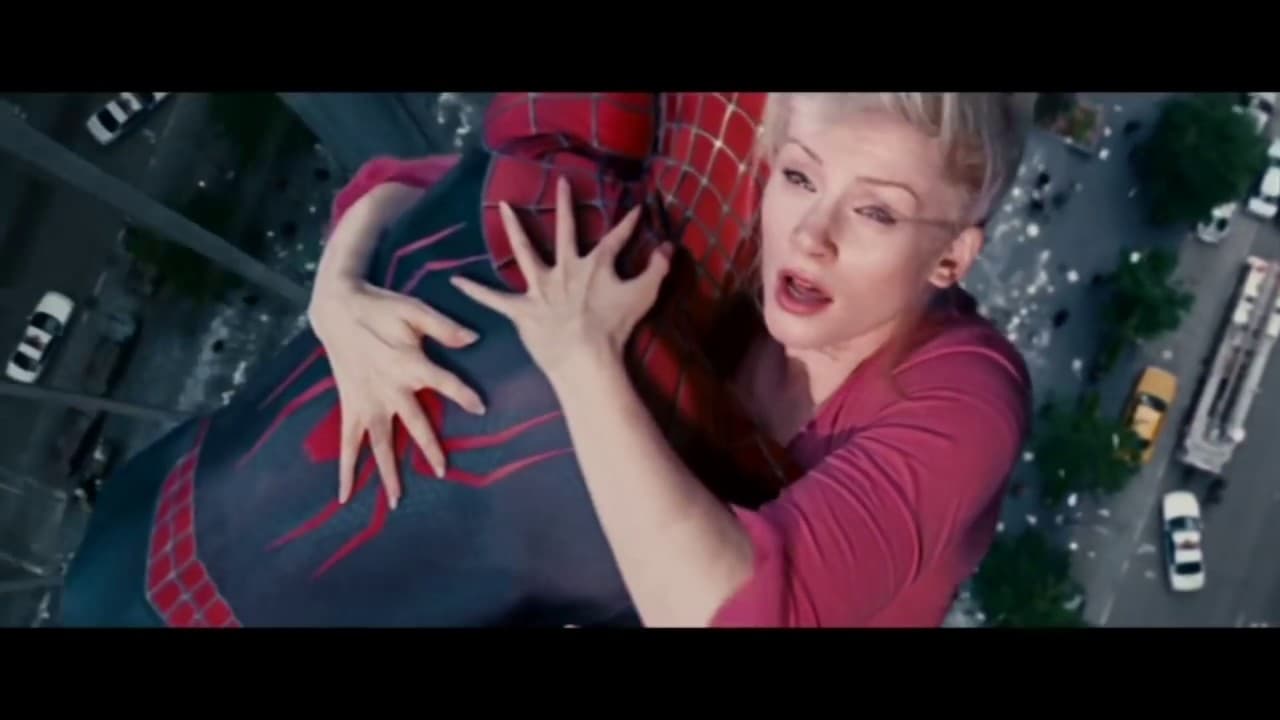 Luego de modelar encima de una fotocopiadora, su vida estuvo en peligro y Tobey Maguire la rescató, bueno, para ser más exactos fue 'Spidey'.