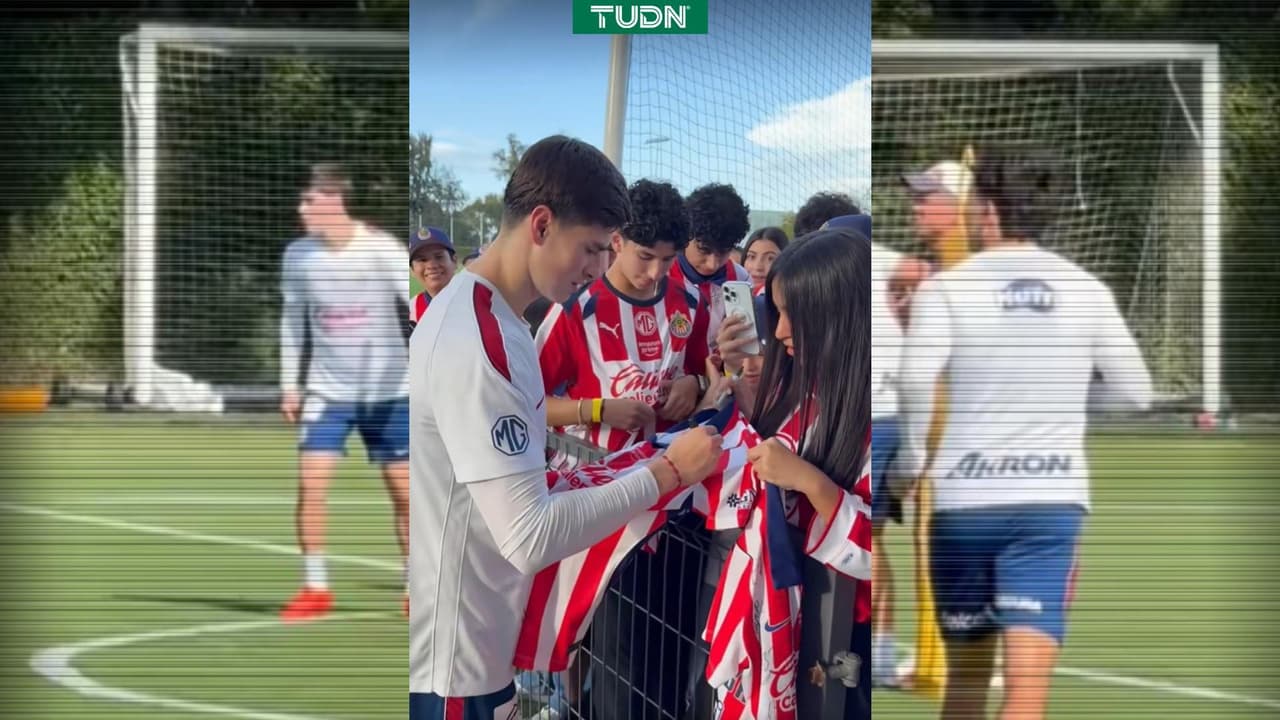 ¿Última convivencia de Hormiga con fans de Chivas?