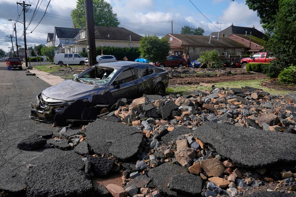 Dos muertos por inundaciones en NJ mientras NY restablece servicios de transporte tras fuertes lluvias