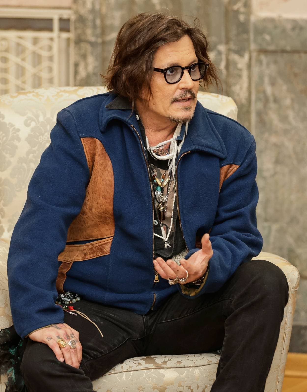 Johnny Depp pone a la venta su colección de cuadros en NFT